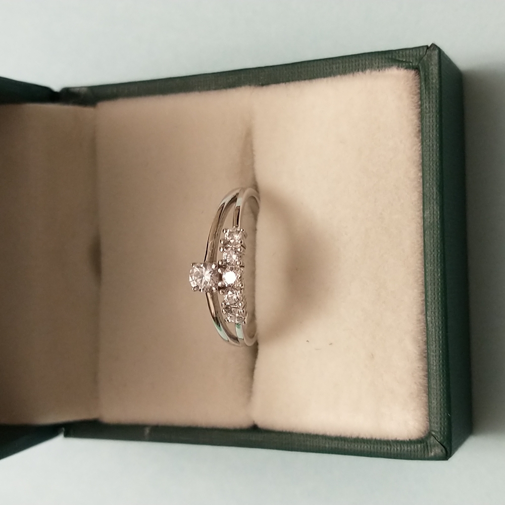 14k Diamond Ring with  beautiful details